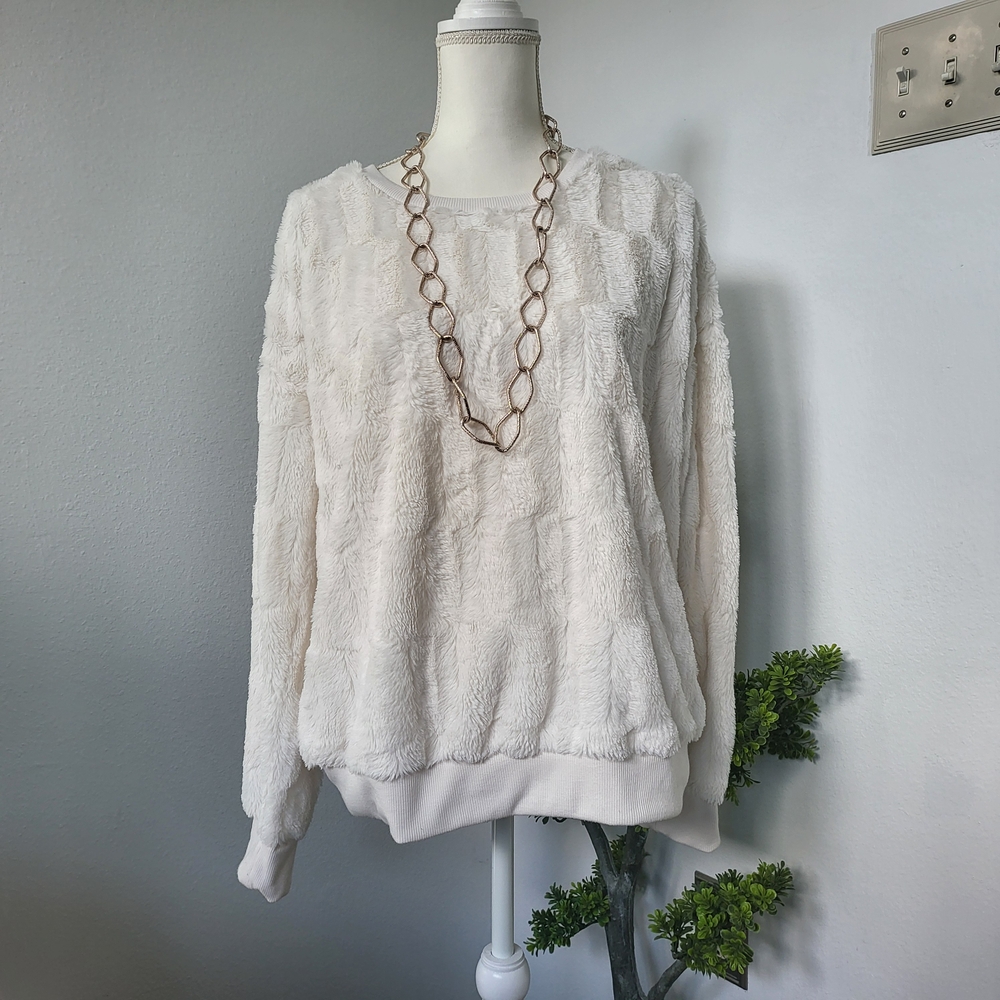 Knapp Studio Cozy White Fuzzy Sweater